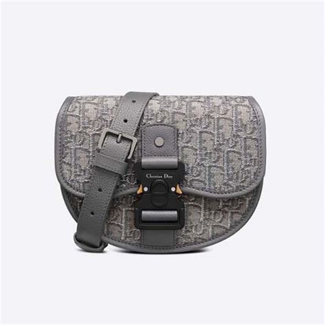 dior oblique jacquard pocket.